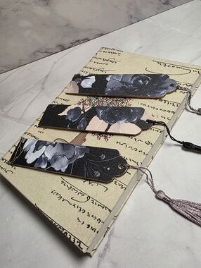Floral Tassel Bookmark Set